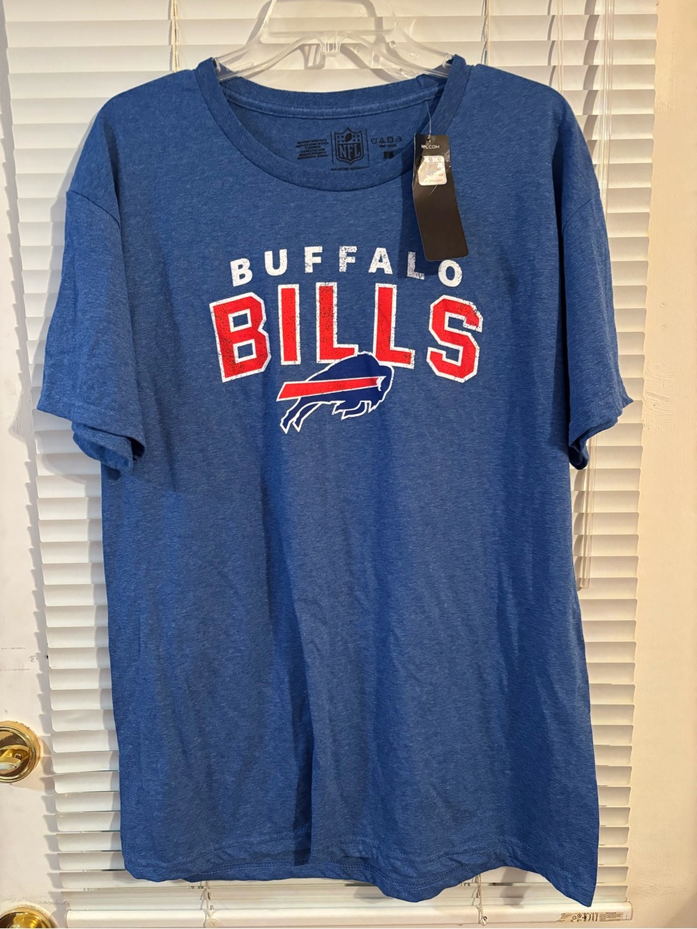 New With Tag Buffalo Bills Men's T-shirt Men’s Size Large Blue T-Shirt NFL Team